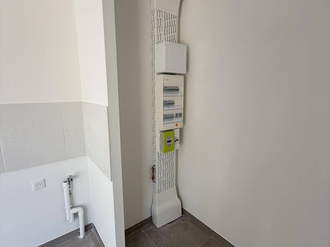 Tableau électrique neuf et compteur Linky